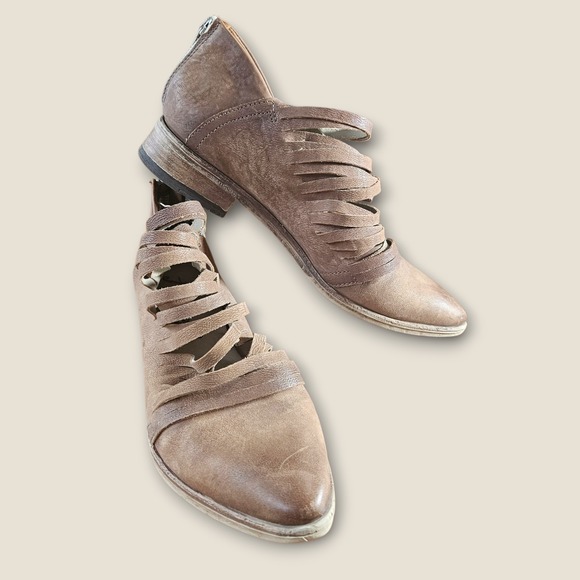 Free People Lost Valley Brown Leather Pointed Toe Strappy Ankle Bootie EU41/US10 - Picture 1 of 12